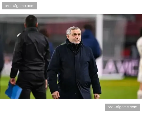 雷恩主帅热内西奥赛前确认,将针对里尔的高位防线重点演练纵深直塞 雷恩主帅热内西奥赛前确认,将针对里尔的高位防线重点演练纵深直塞